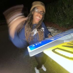 Meet your Posher, Adrianne